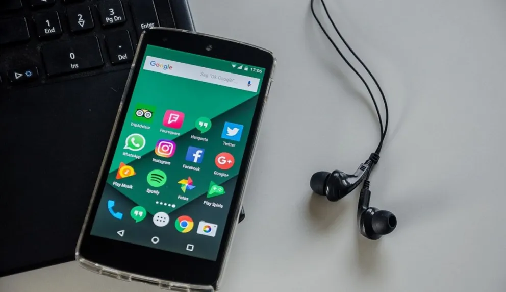 Whatsapp, Facebook y Twitter Fuente: Pixabay