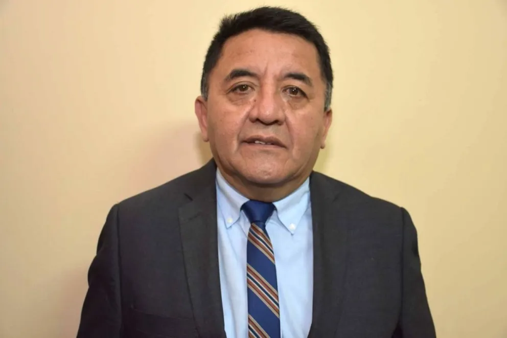 "Topo" Ramos pasa sus horas más oscuras: en medio del escándalo por corrupción, podría quedar sin fueros