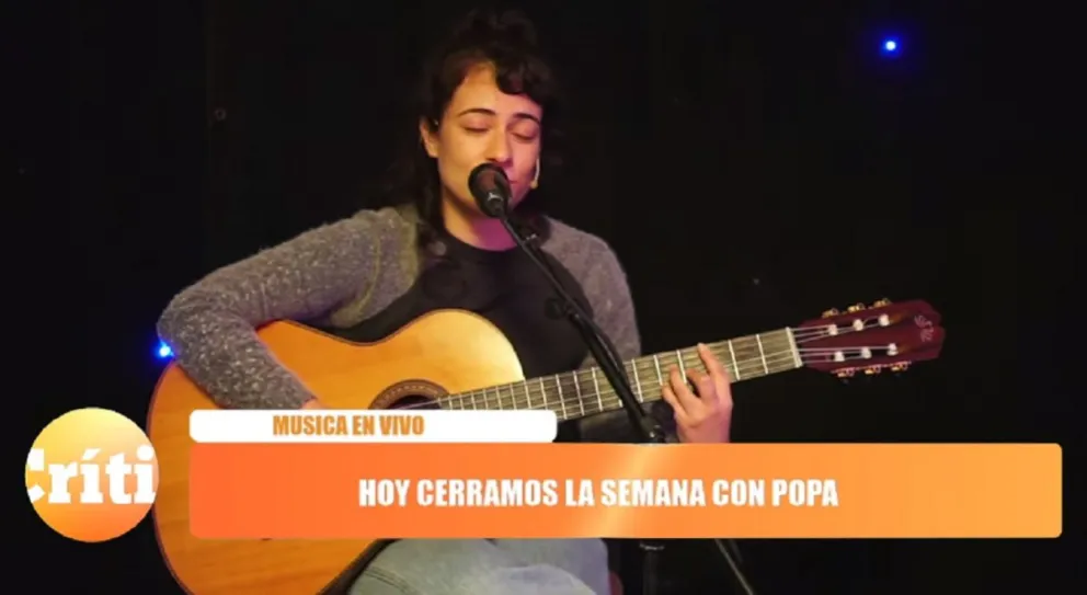 La dulce voz de "Popa" enciende el viernes de acústicos en Voces Críticas TV