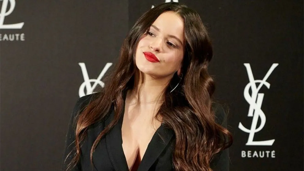 Lo volvió a hacer: Rosalía causó furor en las redes con sus exóticas botas 