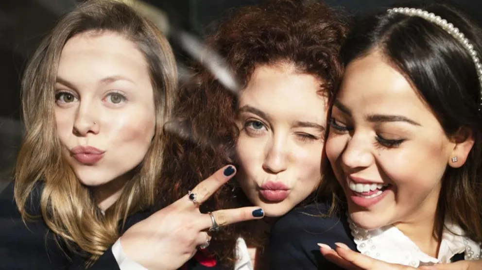 Ester Expósito y María Pedraza conquistaron las redes con esta fotografía juntas