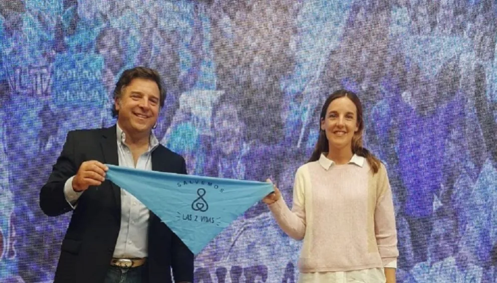 Andrés Suriani repudió la llegada de Alberto Fernández: "Este poncho no se mancha con la sangre de inocentes"