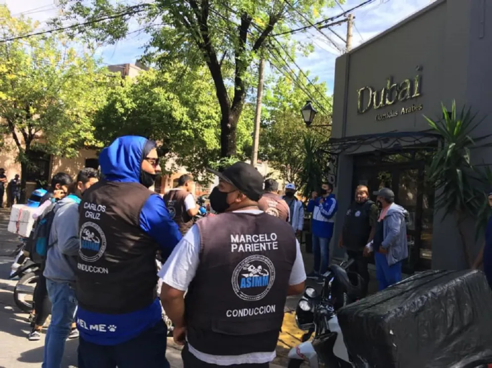 Cadetes y repartidores aseguran que hay mayor informalidad laboral en el sector de los taxis