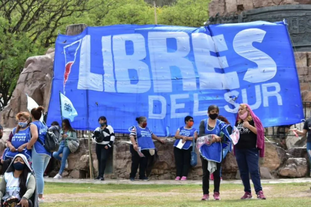 Libres del Sur y Barrios de Pie se desvinculan y expresan su preocupación por lo sucedido en el Monumento a Güemes
