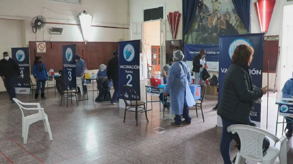 Te vacunan hasta en el shopping: uno a uno, los 31 vacunatorios habilitados este fin de semana en Salta