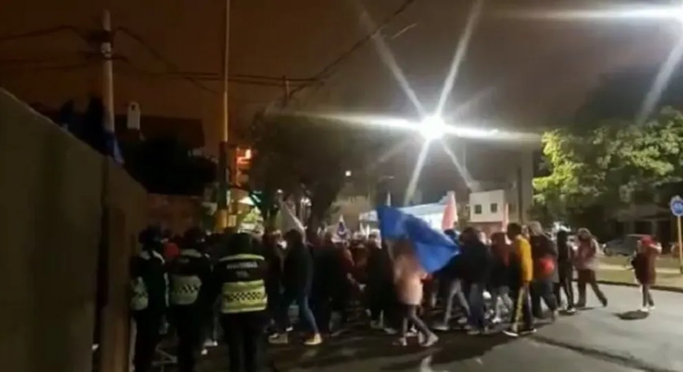 Desde Procuración investigan quién dio la orden de que pasaran militantes a los actos de Güemes