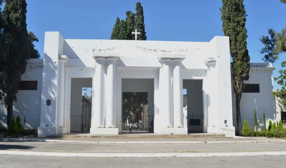 Este sábado los cementerios municipales funcionarán con horario reducido