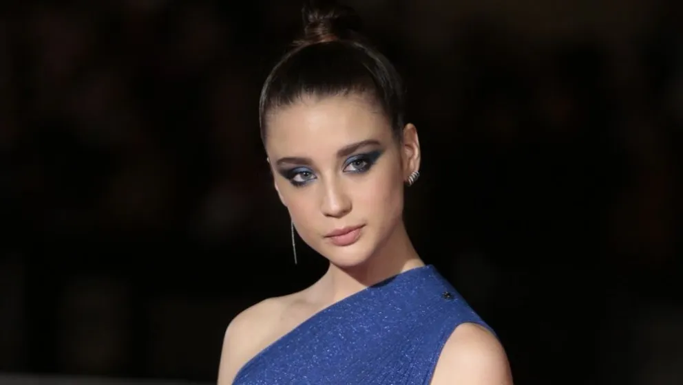 María Pedraza calentó las redes sociales con este micro vestido negro