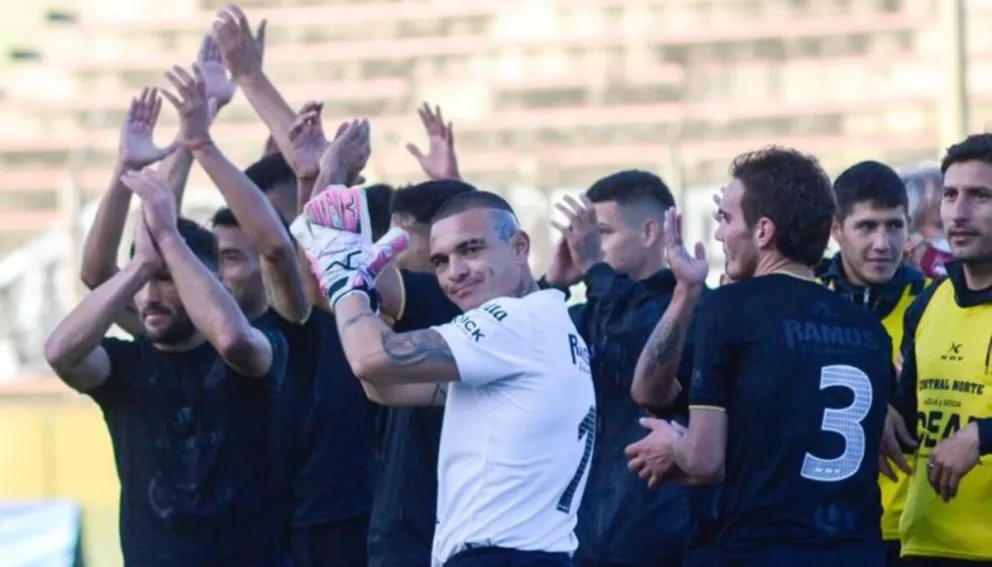 Central Norte sigue derecho: Goleó 4-1 a Crucero del Norte en el Martearena