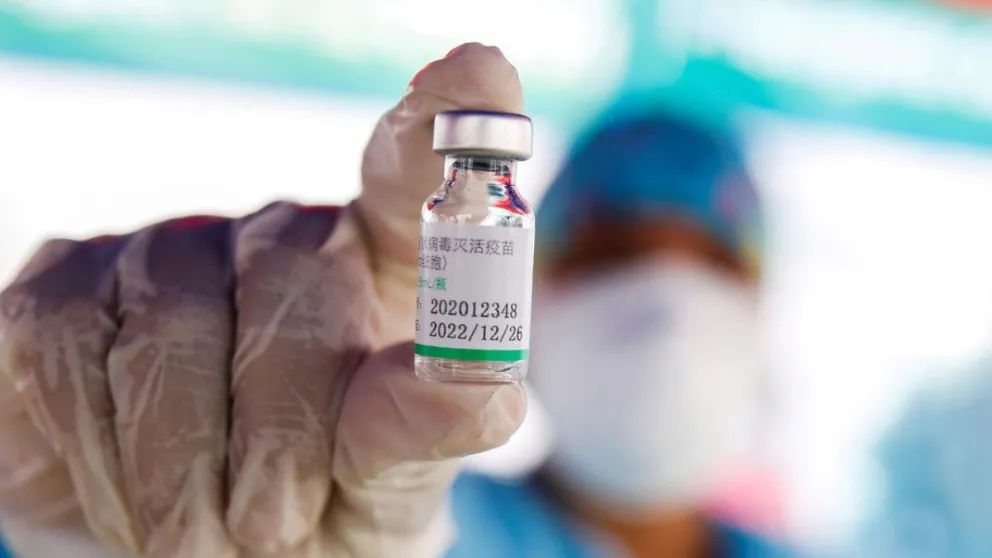Ya están en la Argentina más de 760 mil dosis de Sinopharm