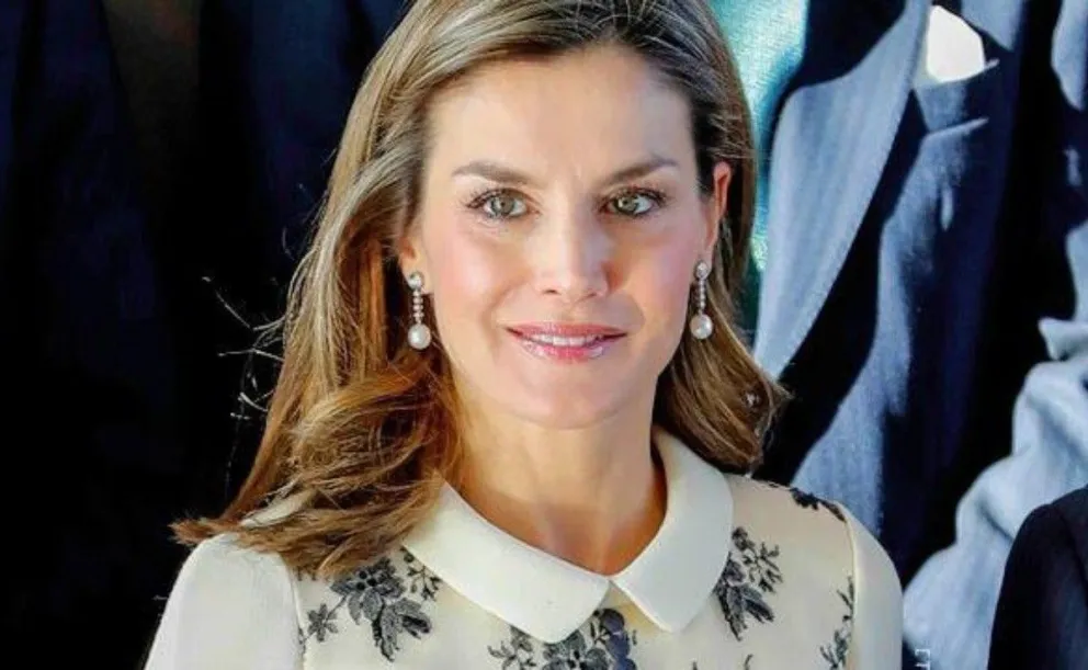 El vestido rojo de la reina Letizia que querrás tener este verano 