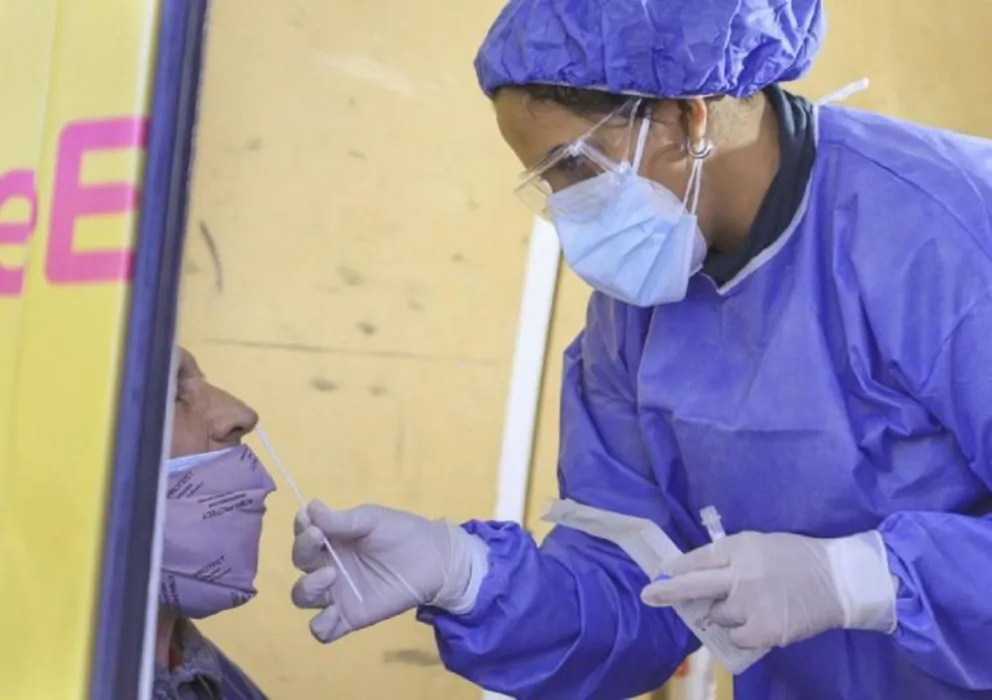 Advierten sobre una tercera ola de coronavirus con variantes más agresivas