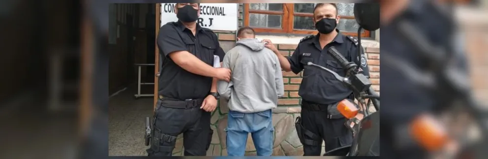 Salteño interceptó a una joven, la amenazó y arrebató su cartera: era un adolescente menor de edad