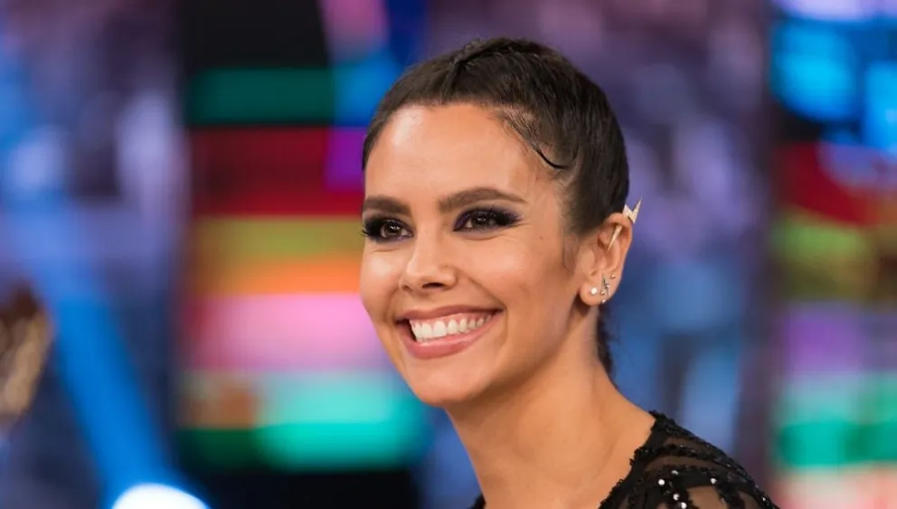 Cristina Pedroche enamoró con sus flexibles posiciones de yoga