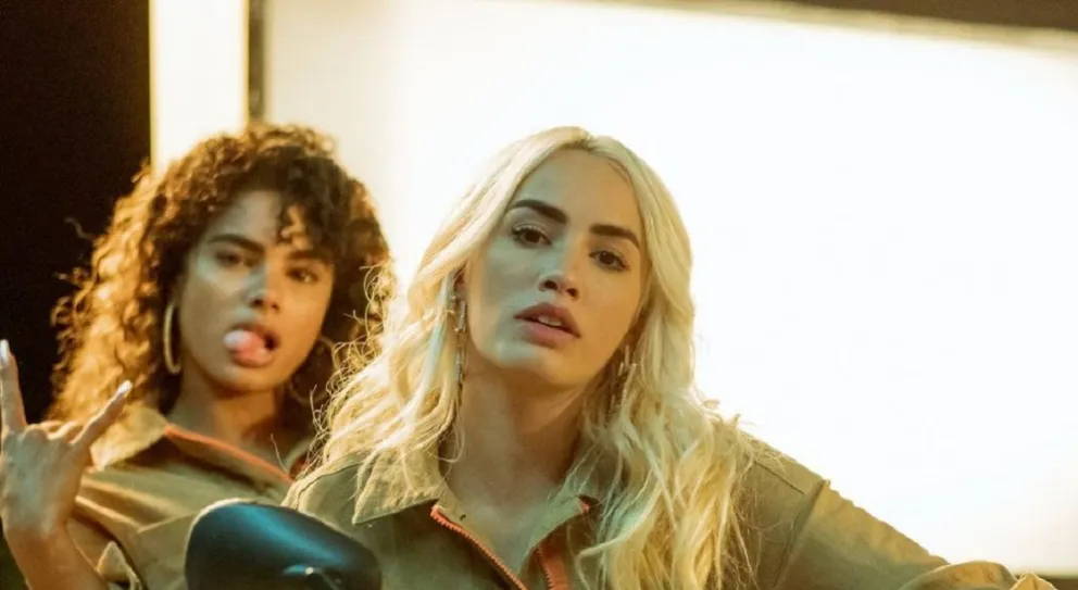 ¡Vuelve Wendy! Lali Espósito compartió imágenes exclusivas de "Sky Rojo" y revolucionó todo