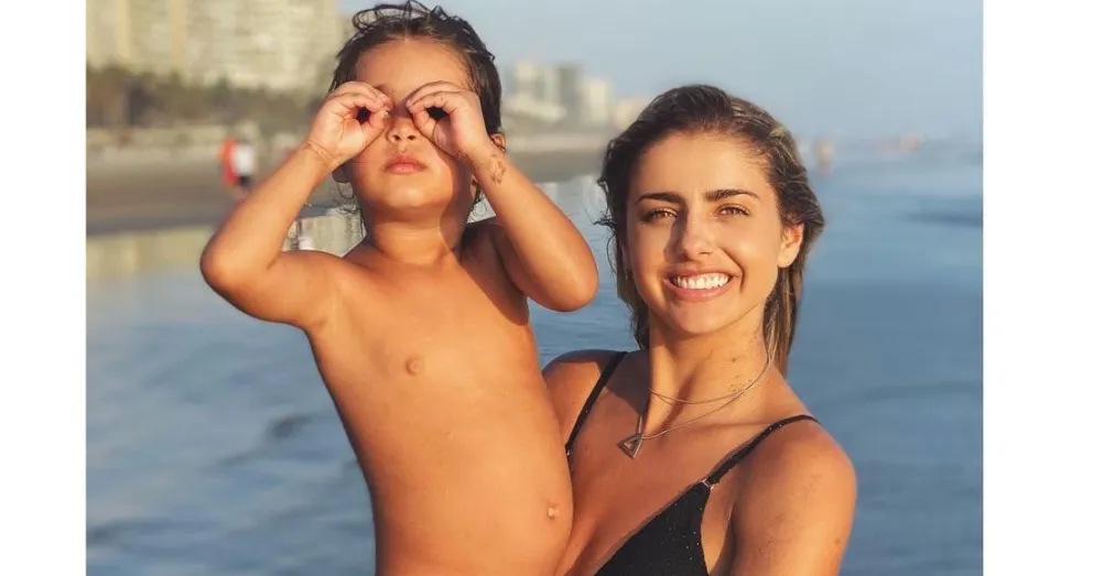 Michelle Renaud y su hijo