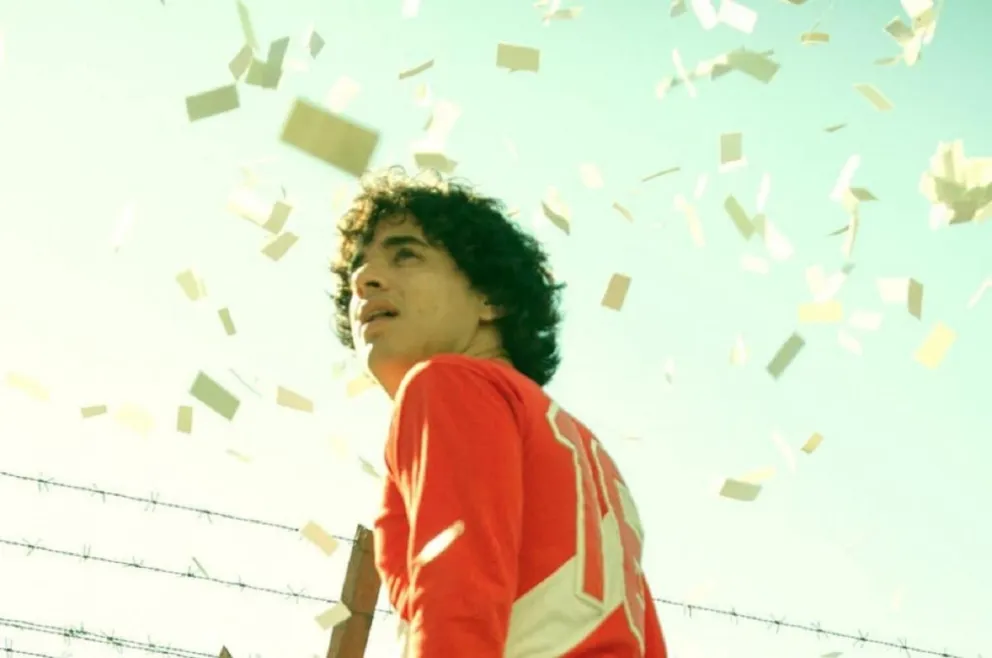 Se conocieron nuevos audios e imágenes de “Sueño Bendito”, la serie de Diego Maradona que promete generar polémica 