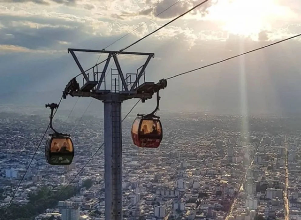 "Defendamos nuestros Cerros": controversia por la ampliación en el recorrido del teleférico