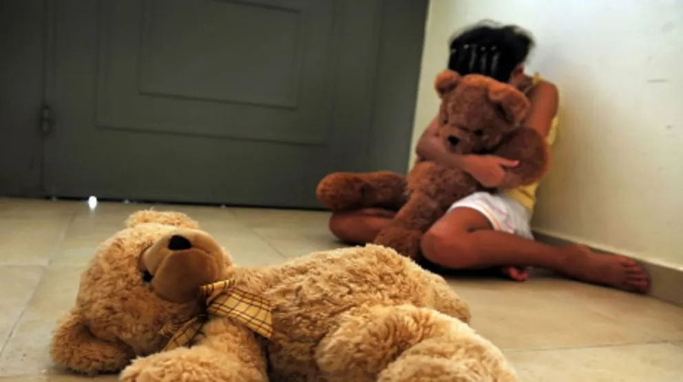 Horror en el interior salteño: entregaba a la hijita de su pareja al vecino y juntos la sometían sexualmente