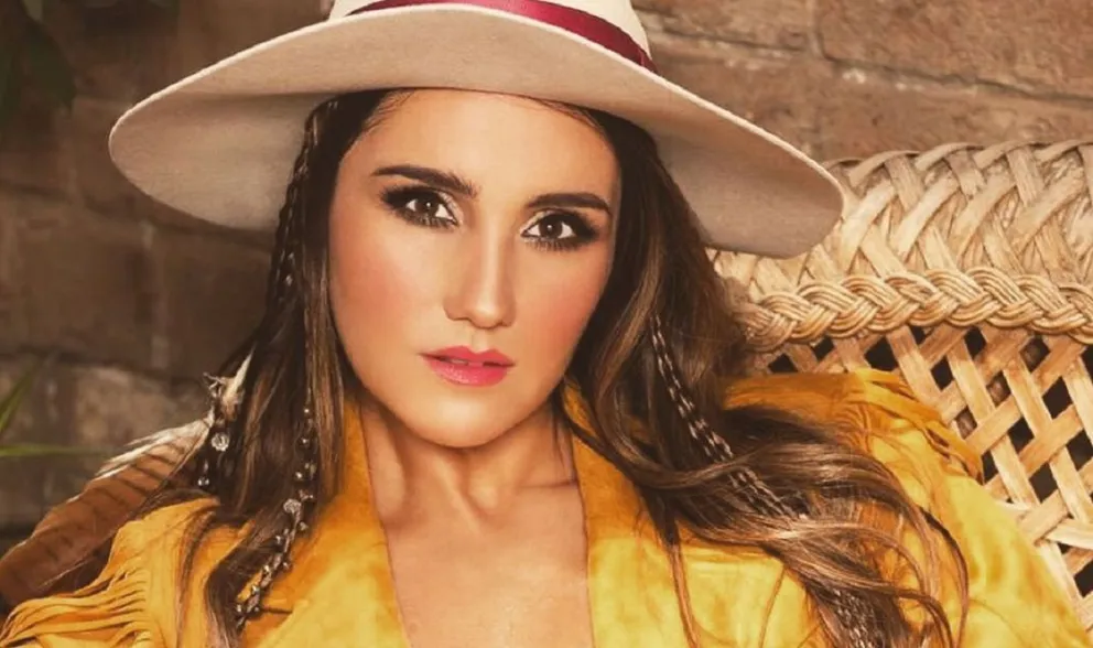 Dulce María causó furor