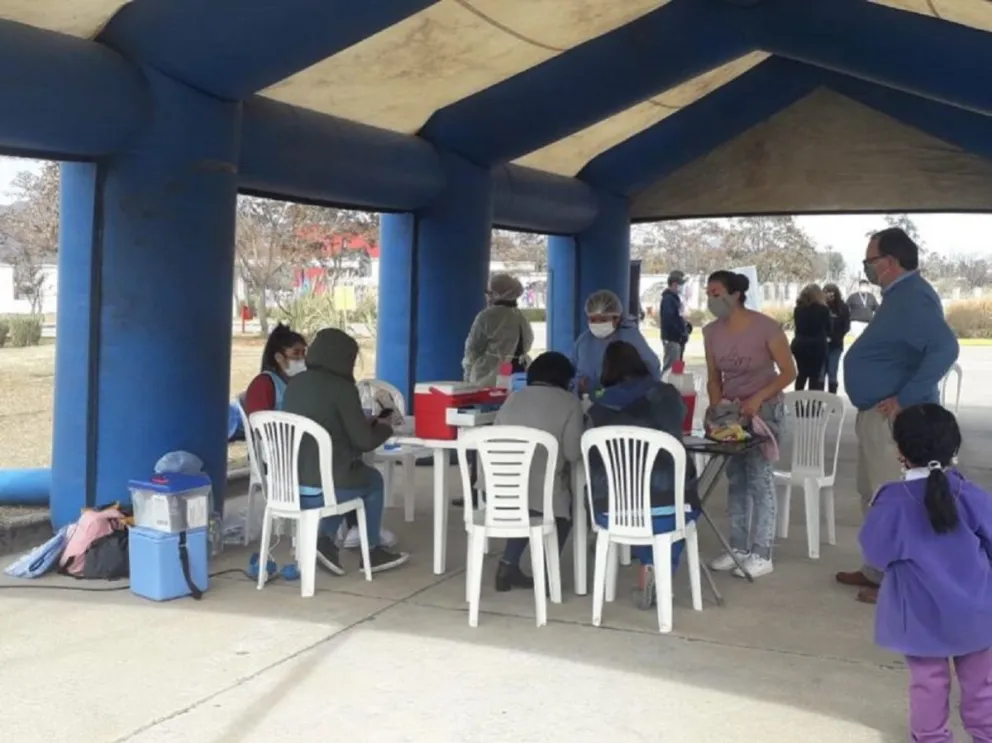 Se sigue: este fin de semana también se vacunará contra el COVID-19 en el Parque del Bicentenario