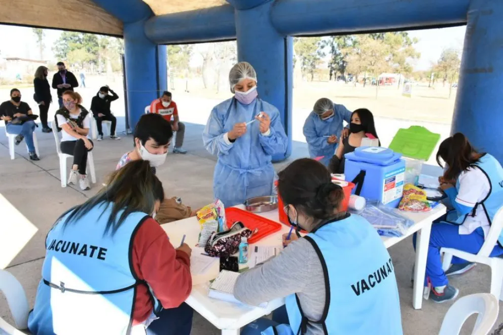 Vacunación contra el COVID-19 a domicilio: los barrios de Salta donde aplican vacunas
