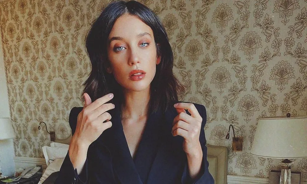 María Pedraza se fotografió junto a su hermana en bikini y el parecido de estas dos realmente asusta