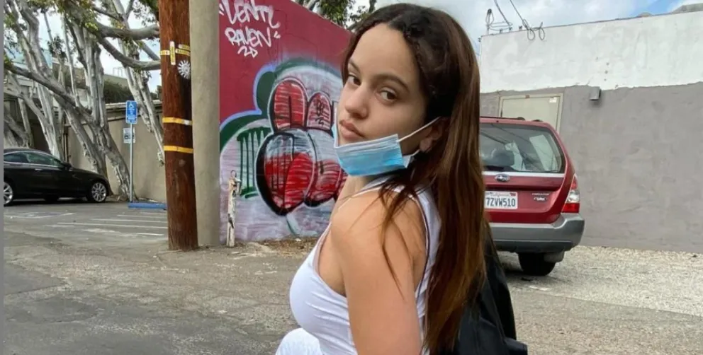 Rosalía se atrevió a hacer este gesto con su lengua delante de las cámaras   