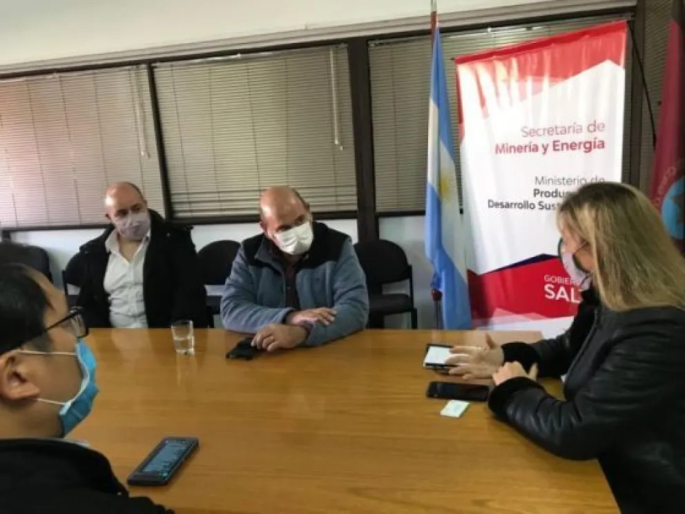 Instan a las mineras a priorizar el trabajo local