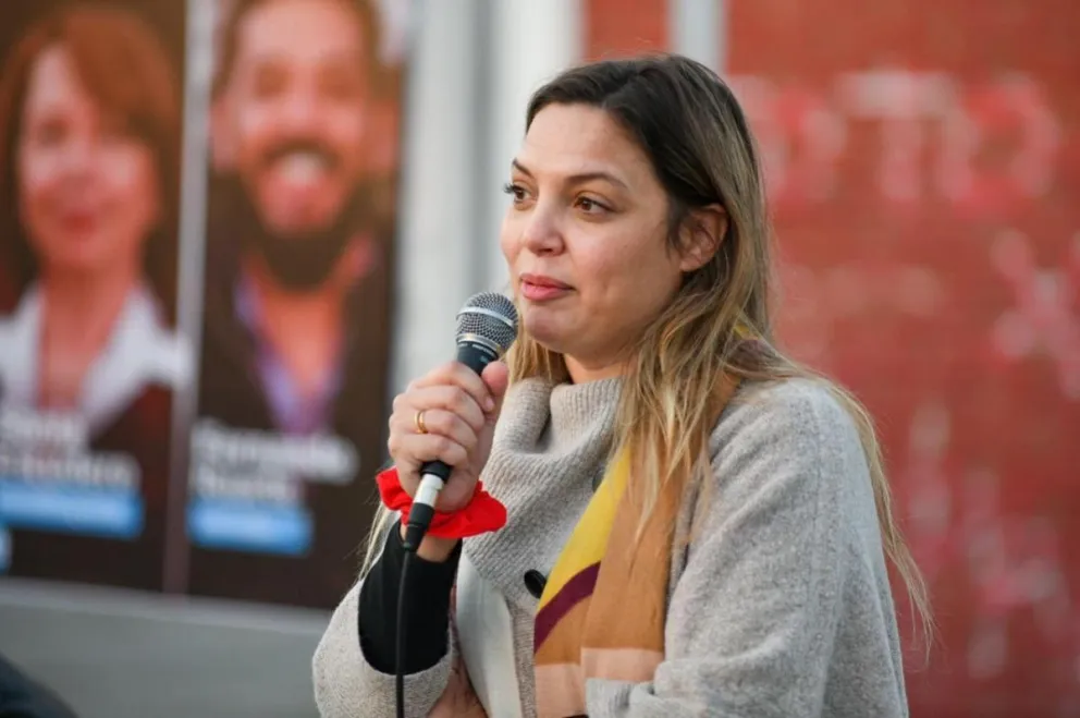 Para Pamela Ares es "necesario" que los candidatos "se sienten a debatir en los medios"