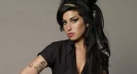 A 10 años del fallecimiento de Amy Winehouse sus fans recuerdan a la cantante 
